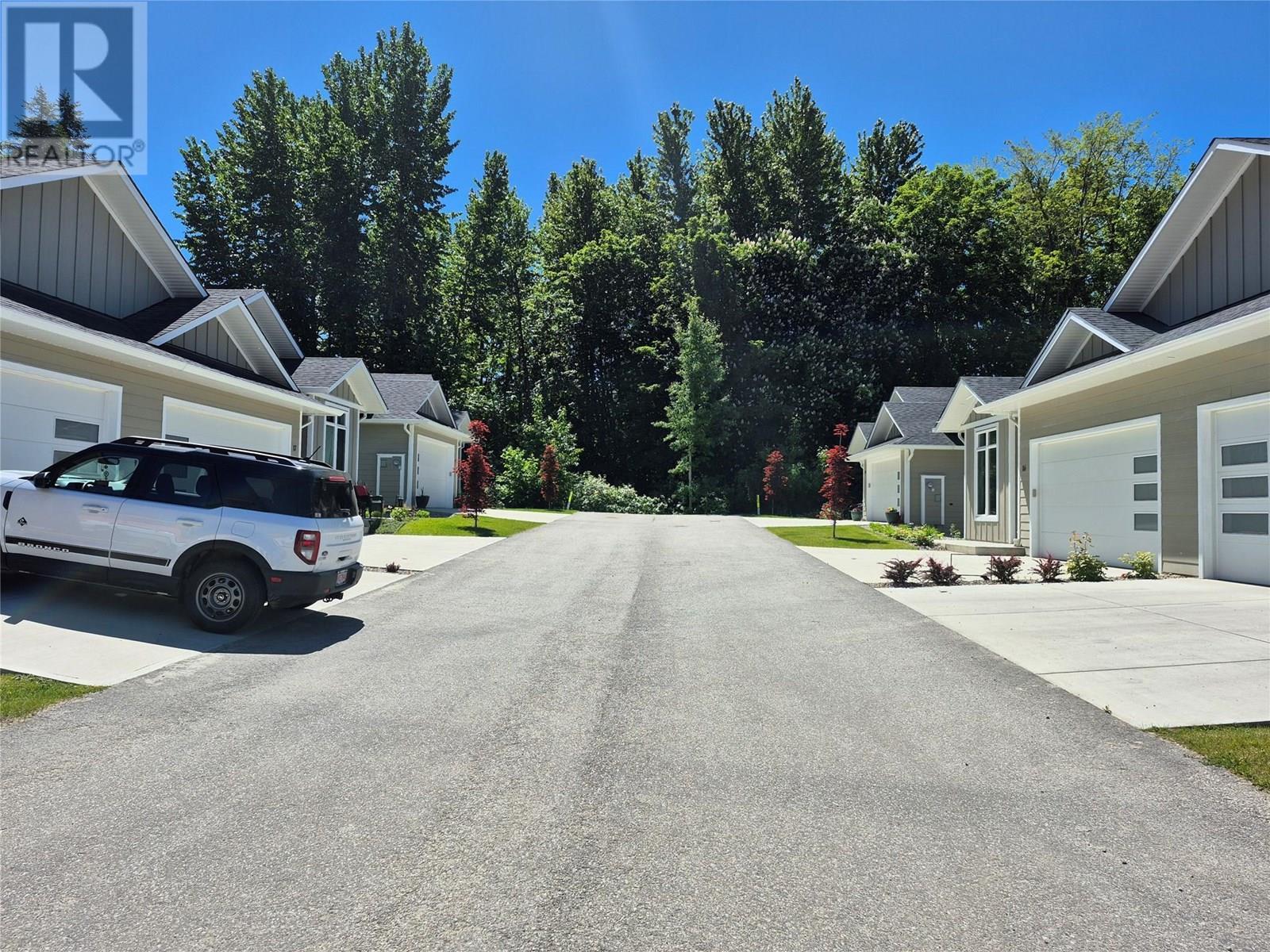 231 20 Street Ne Unit# 2. Salmon Arm, British Columbia