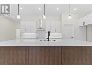 231 20 Street Ne Unit# 2. Salmon Arm, British Columbia