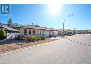 6679 Oxbow Crescent. Oliver, British Columbia