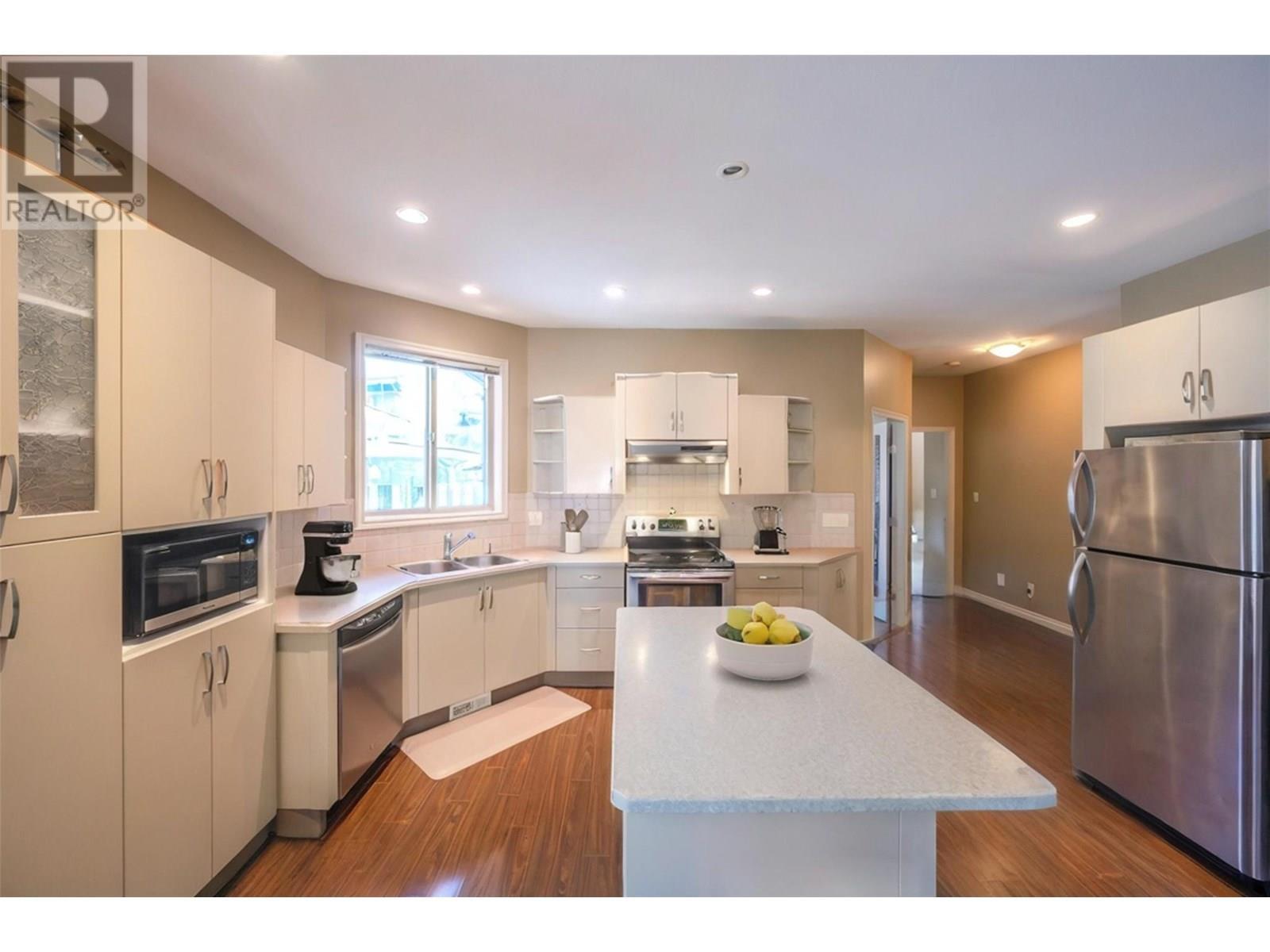 6679 Oxbow Crescent. Oliver, British Columbia