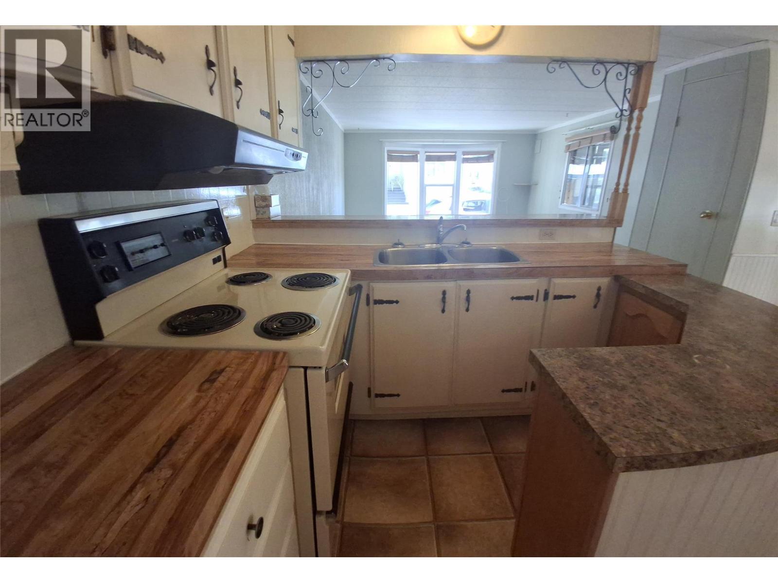 566 Coburn Street Unit# 10. Chase, British Columbia