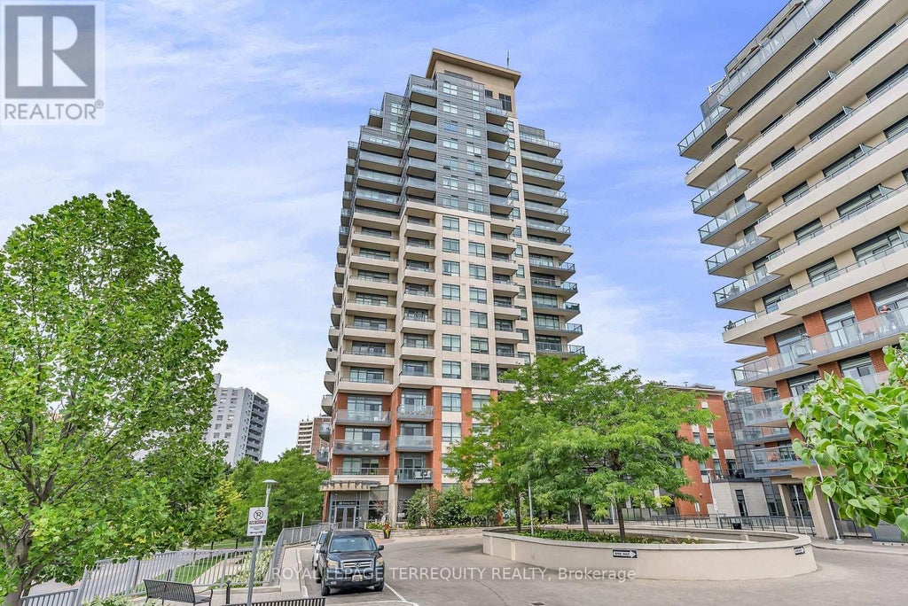 212 - 25 Fontenay Court, Toronto (edenbridge-Humber Valley)