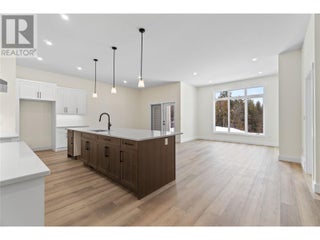 231 20 Street Ne Unit# 1. Salmon Arm, British Columbia