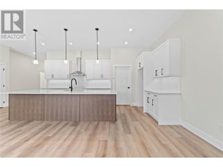 231 20 Street Ne Unit# 1. Salmon Arm, British Columbia