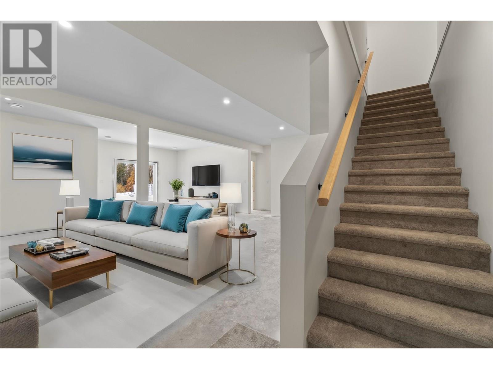 231 20 Street Ne Unit# 1. Salmon Arm, British Columbia