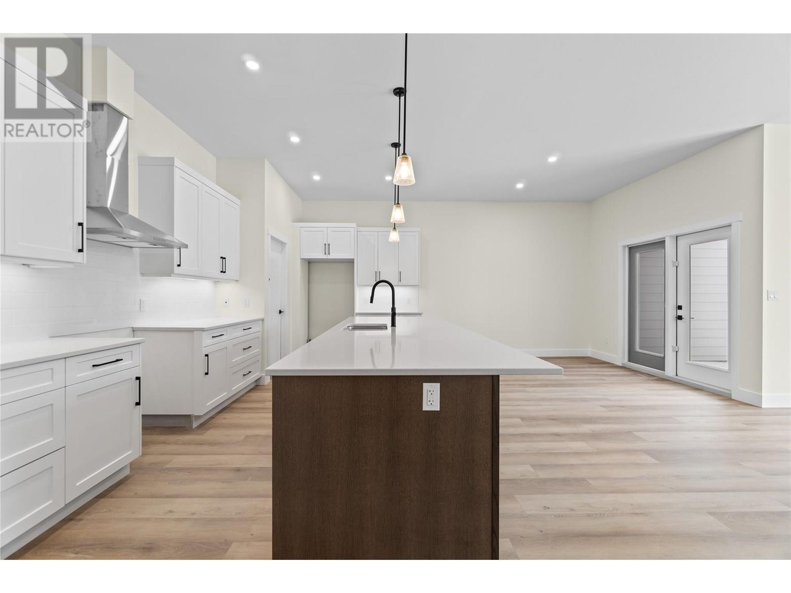 231 20 Street Ne Unit# 1. Salmon Arm, British Columbia