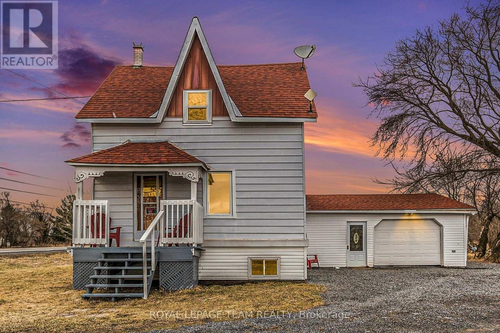 10296 Marionville Road, North Dundas