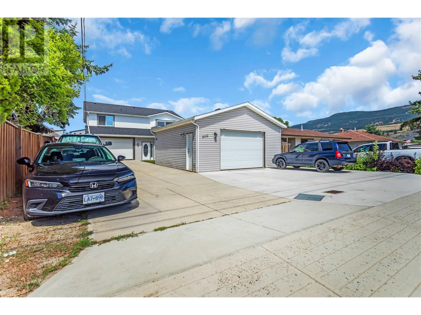 3132 Woodsdale Road. Lake Country, British Columbia