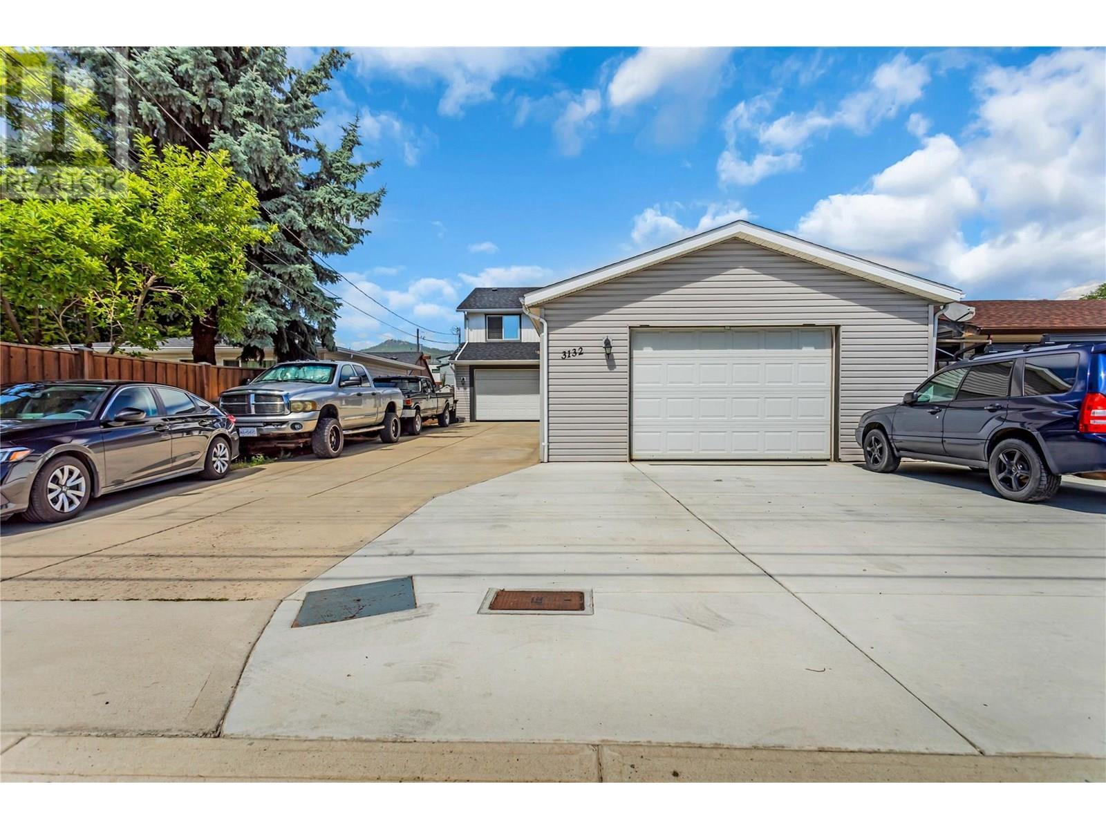 3132 Woodsdale Road. Lake Country, British Columbia