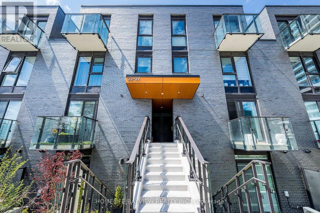 24 - 10 Brin Drive, Toronto (edenbridge-Humber Valley)