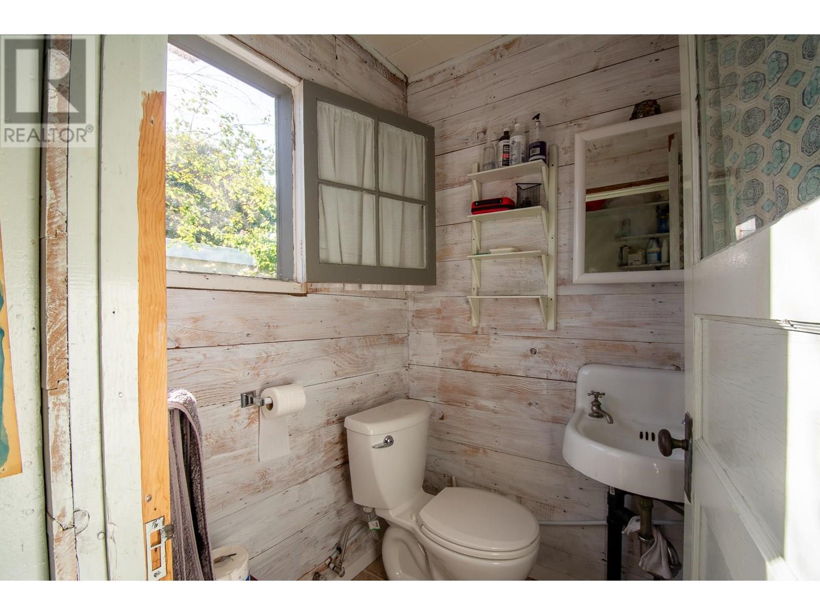 19241 Lakeshore Drive N. Summerland, British Columbia