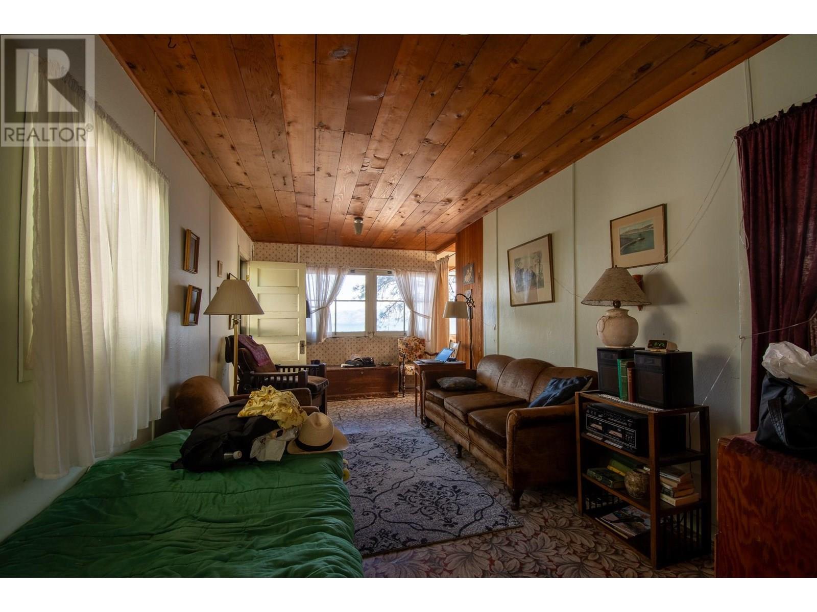 19241 Lakeshore Drive N. Summerland, British Columbia