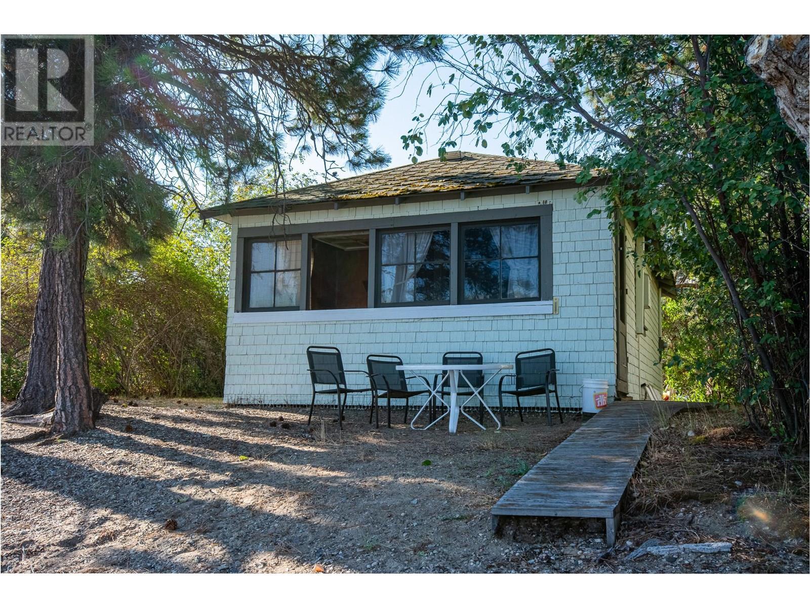 19241 Lakeshore Drive N. Summerland, British Columbia