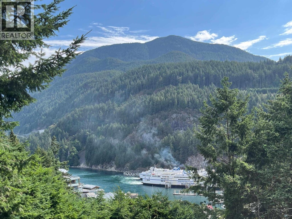 6680 Wellington Avenue, West Vancouver