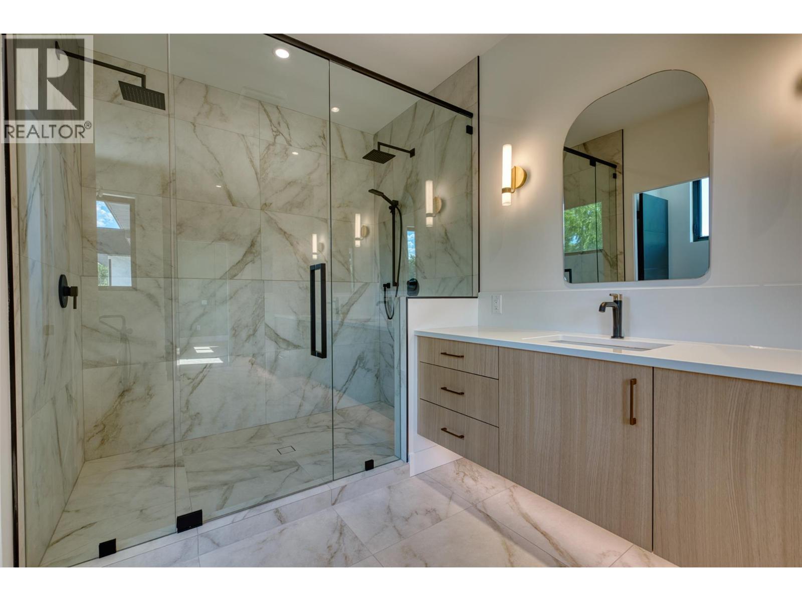 3010 Holland Road Unit# 3. Kelowna, British Columbia