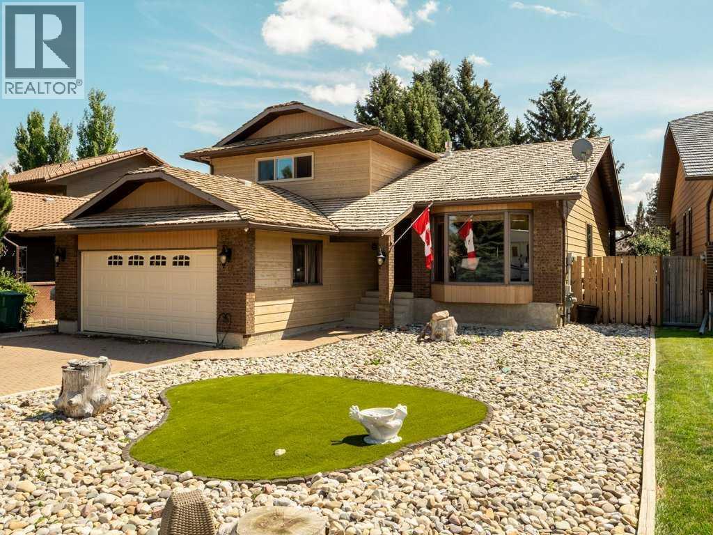 42 Ridgewood Boulevard W, Lethbridge