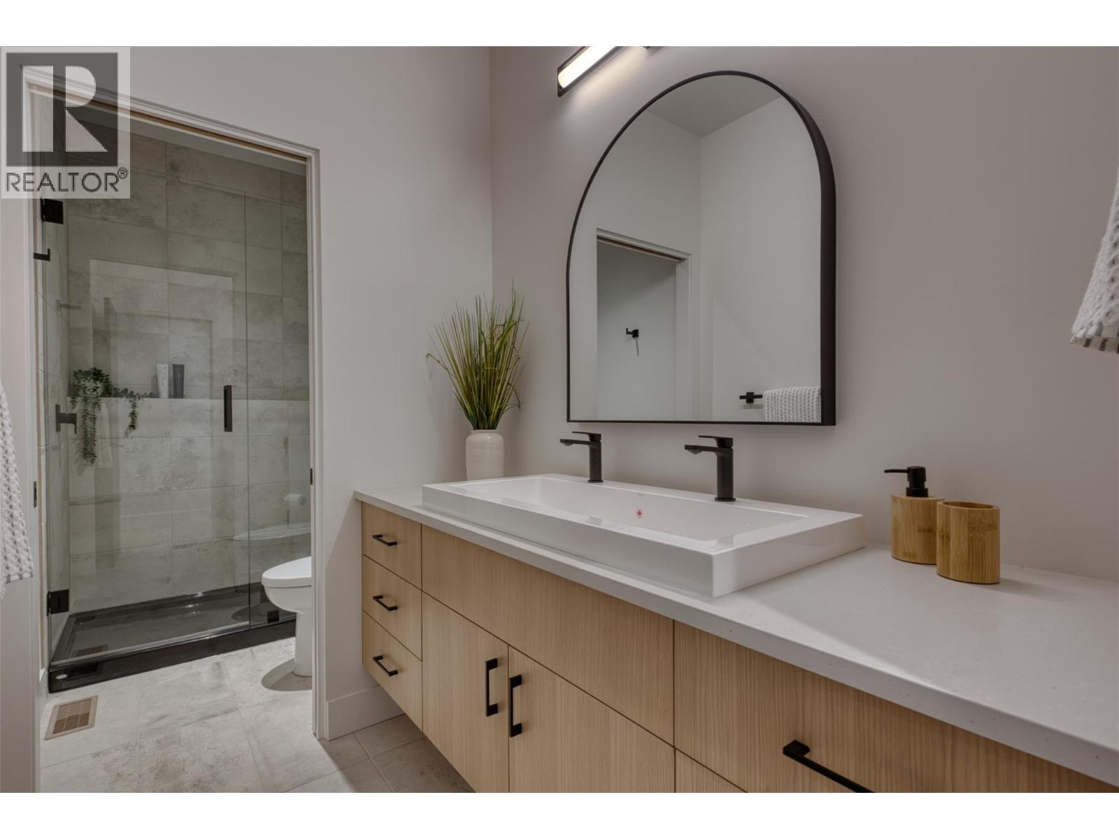 3010 Holland Road Unit# 4. Kelowna, British Columbia