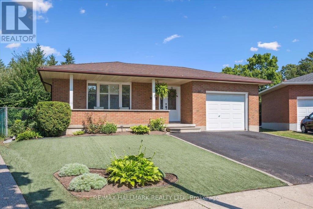 32 Warwick Court, Kitchener