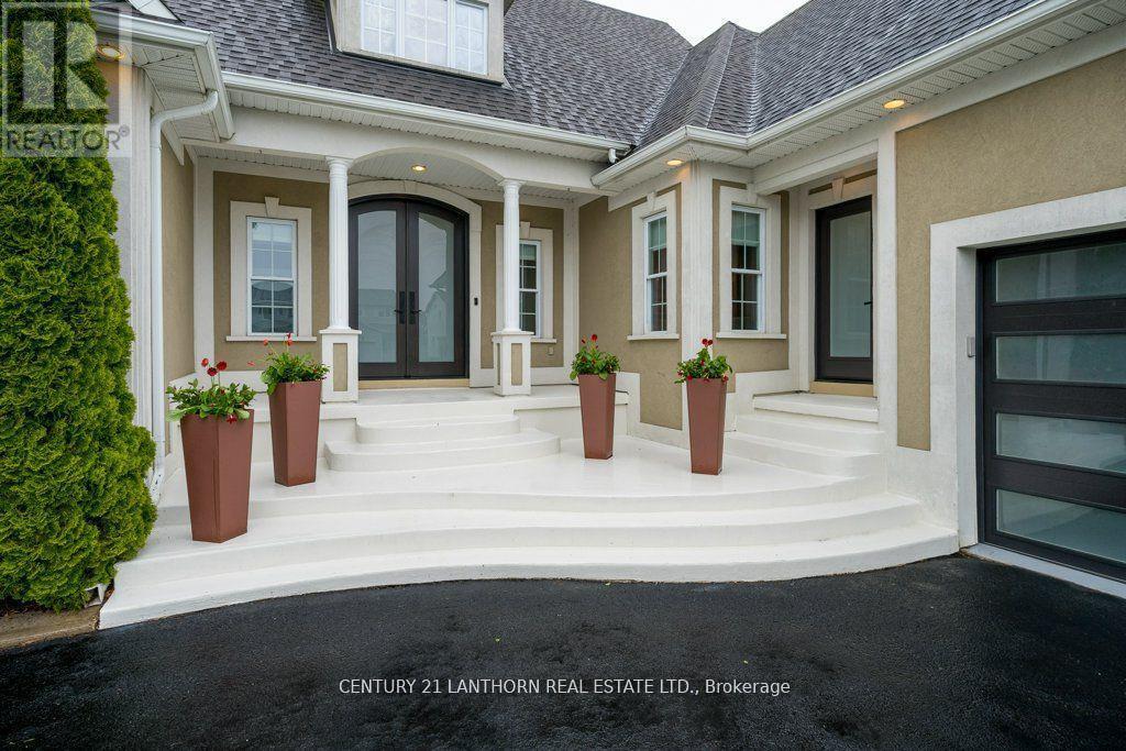 62 Davey Crescent, Loyalist (amherstview)