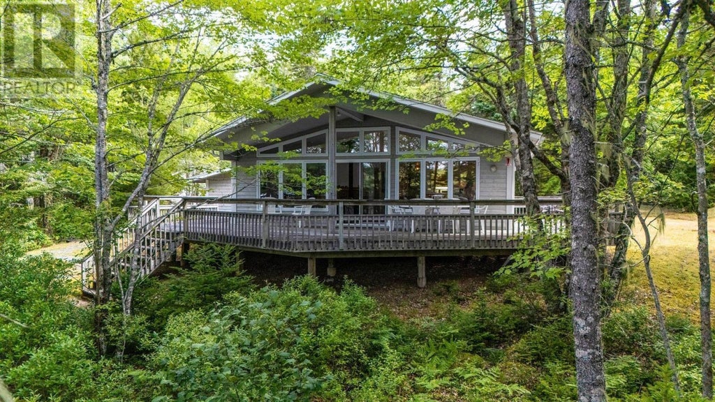 376 Lakefront Drive, Chelsea