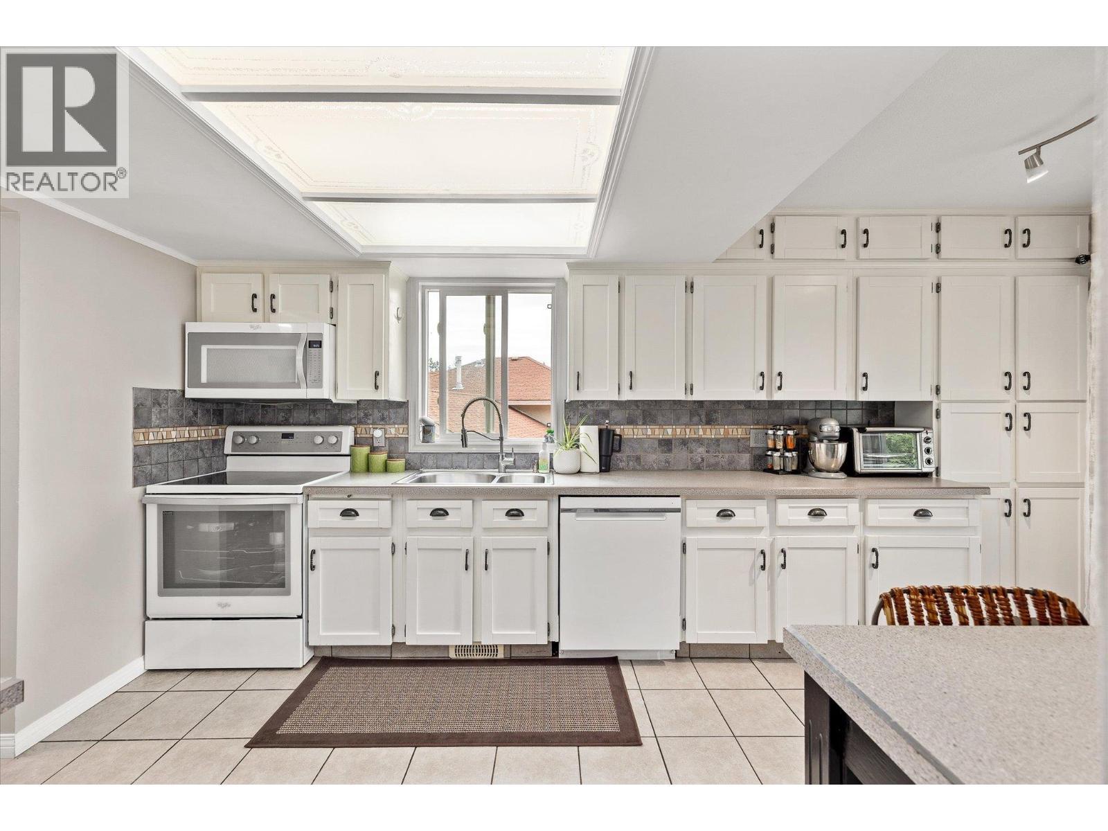 3140 Coventry Crescent. West Kelowna, British Columbia