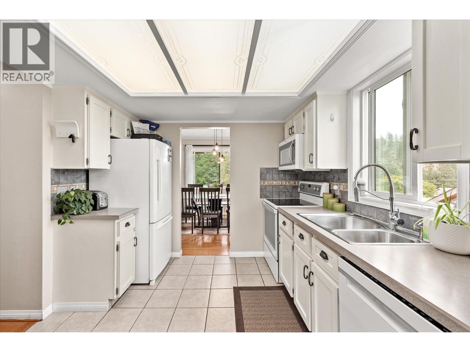 3140 Coventry Crescent. West Kelowna, British Columbia