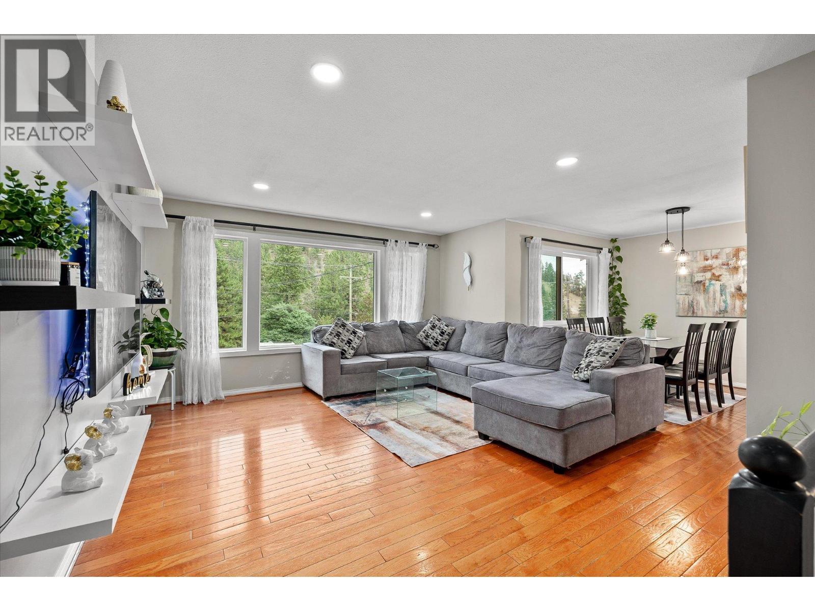 3140 Coventry Crescent. West Kelowna, British Columbia