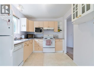 2951 11 Avenue Ne Unit# 5. Salmon Arm, British Columbia