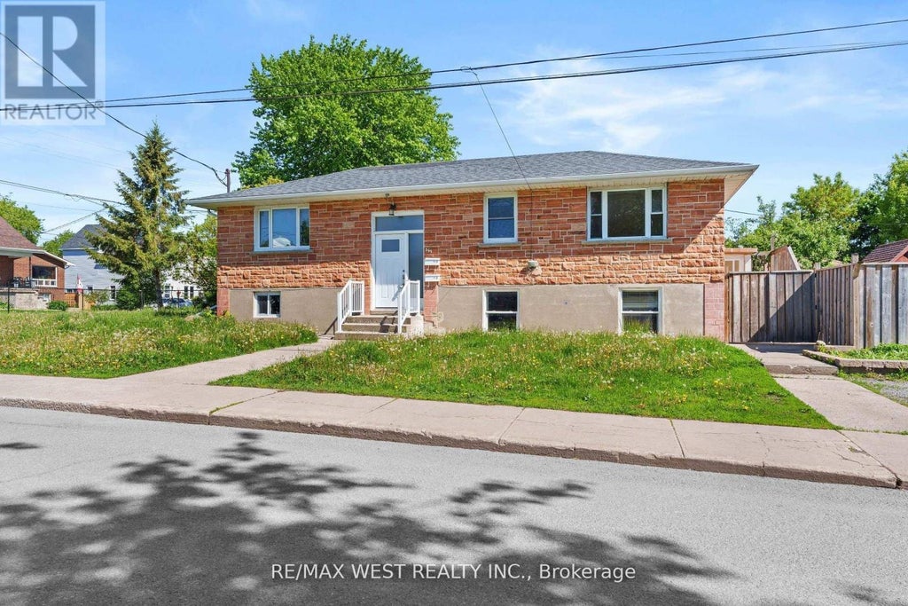 145 First Avenue, Kingston (east Of Sir John A. Blvd)