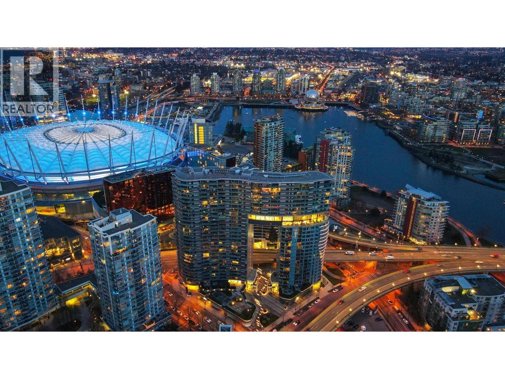 2820 89 Nelson Street, Vancouver