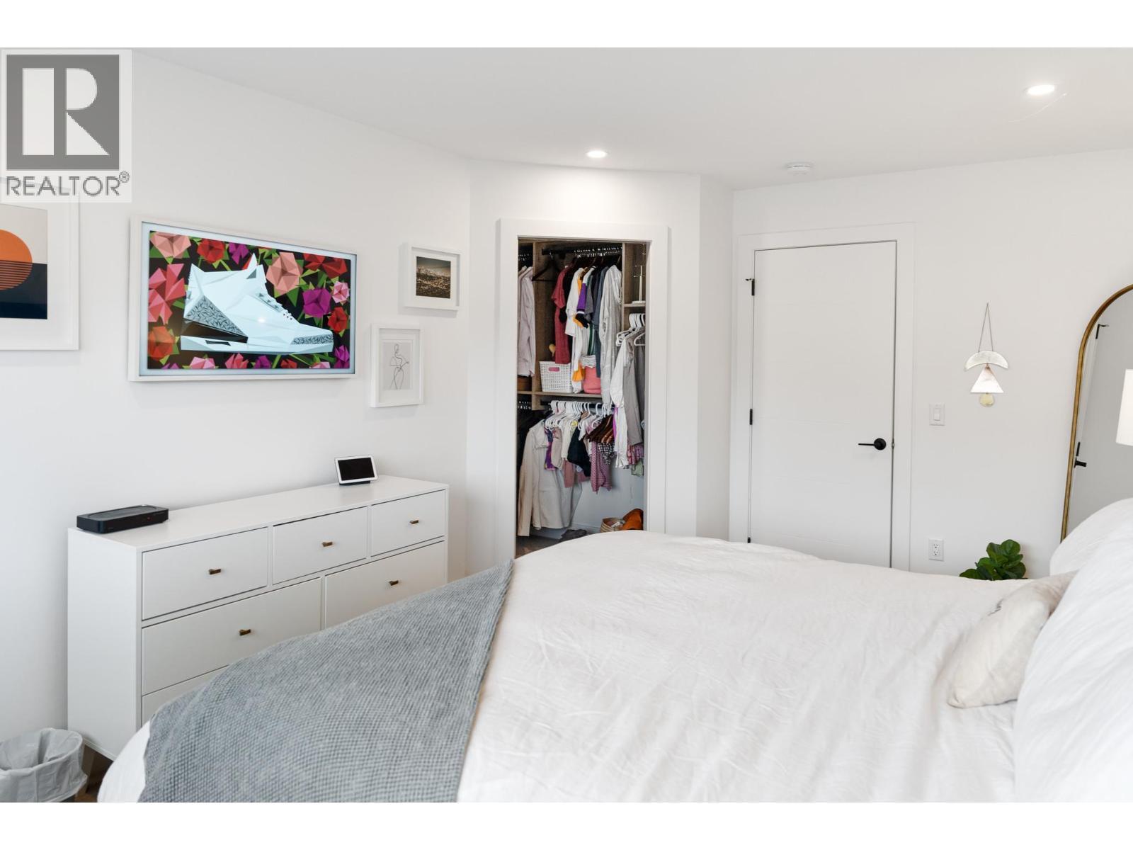 2481 Ethel Street. Kelowna, British Columbia