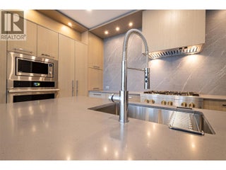 3389 Lakeshore Road Unit# 312 Lot# 35. Kelowna, British Columbia