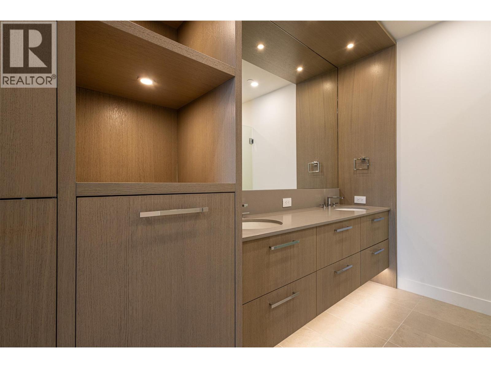 3389 Lakeshore Road Unit# 312 Lot# 35. Kelowna, British Columbia