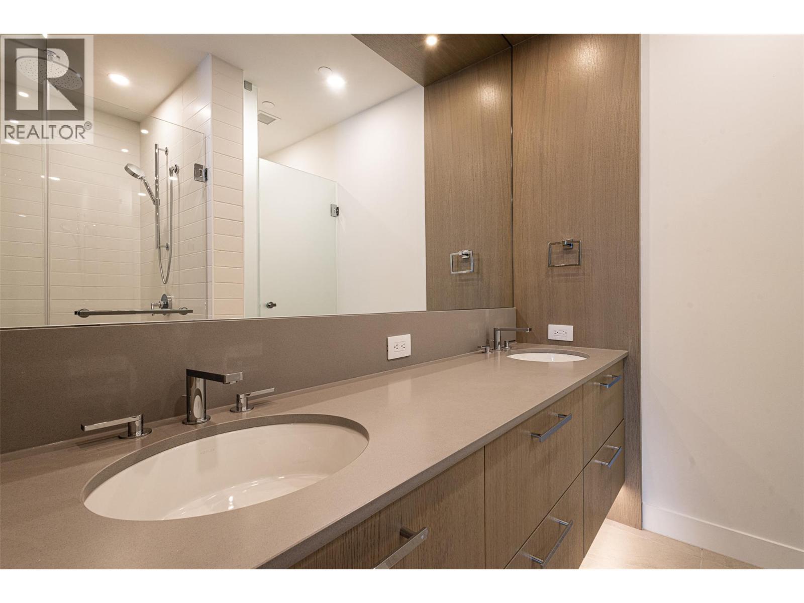 3389 Lakeshore Road Unit# 312 Lot# 35. Kelowna, British Columbia