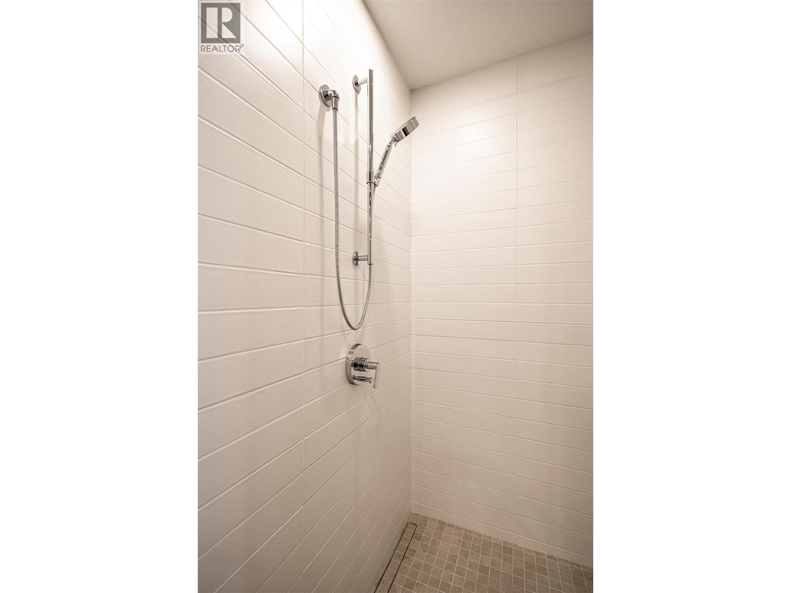 3389 Lakeshore Road Unit# 312 Lot# 35. Kelowna, British Columbia