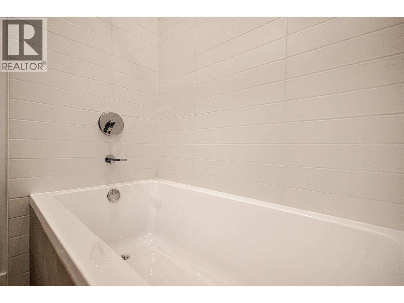 3389 Lakeshore Road Unit# 312 Lot# 35. Kelowna, British Columbia