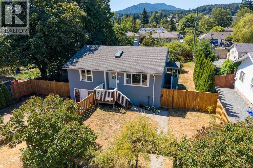 477 Watfield Avenue, Nanaimo