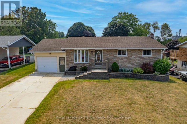 426 Elgin Street, Huron-Kinloss (lucknow)