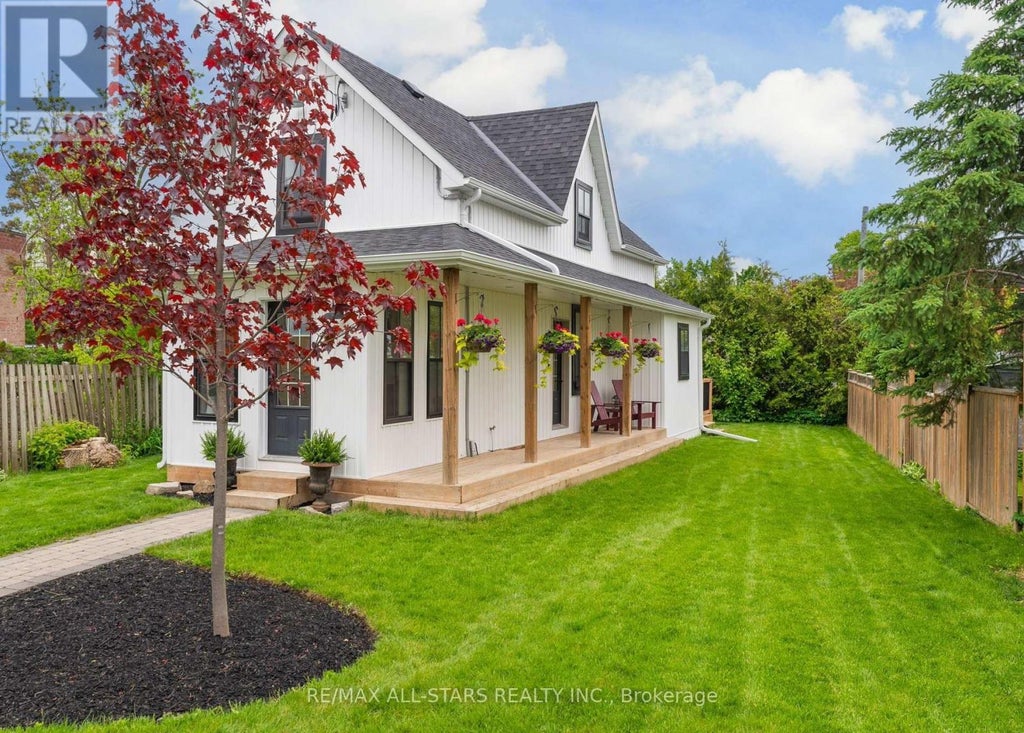 31 King Street W, Uxbridge