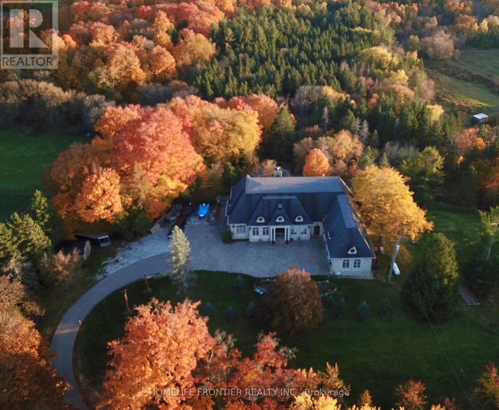 7645 16th Side Road, King