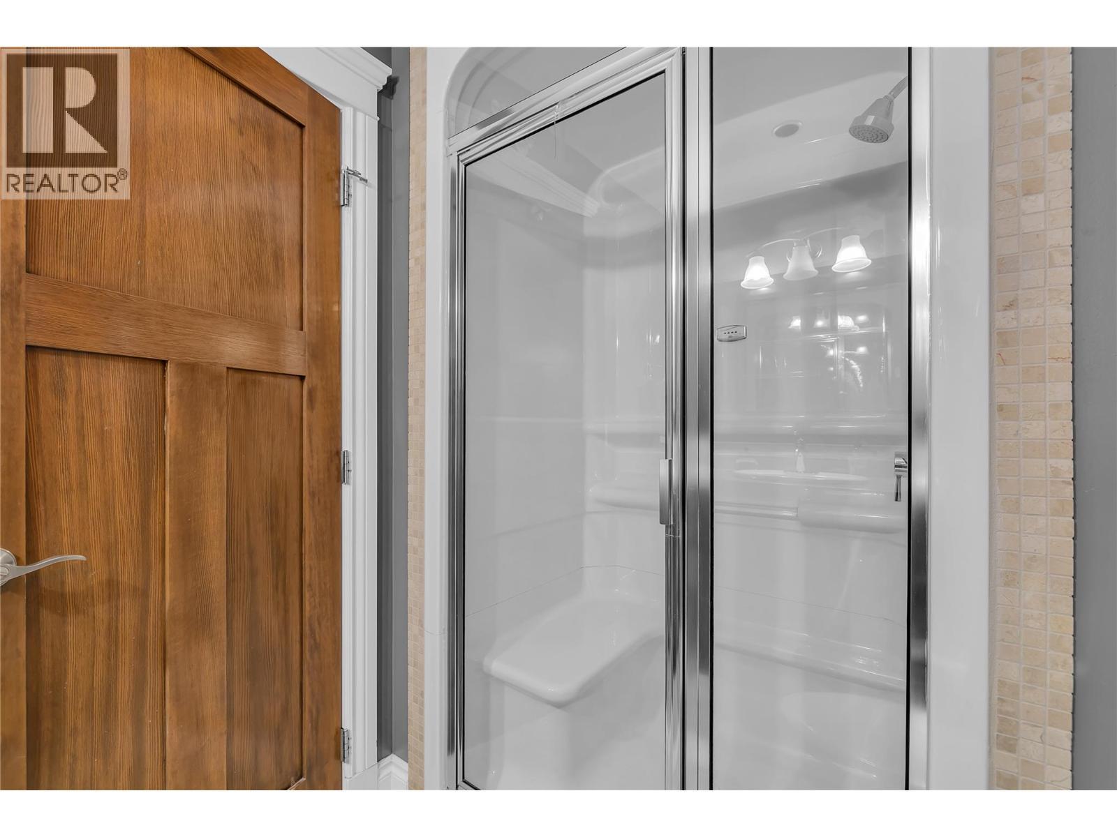 5045 Snowbird Way Unit# 5. Big White, British Columbia