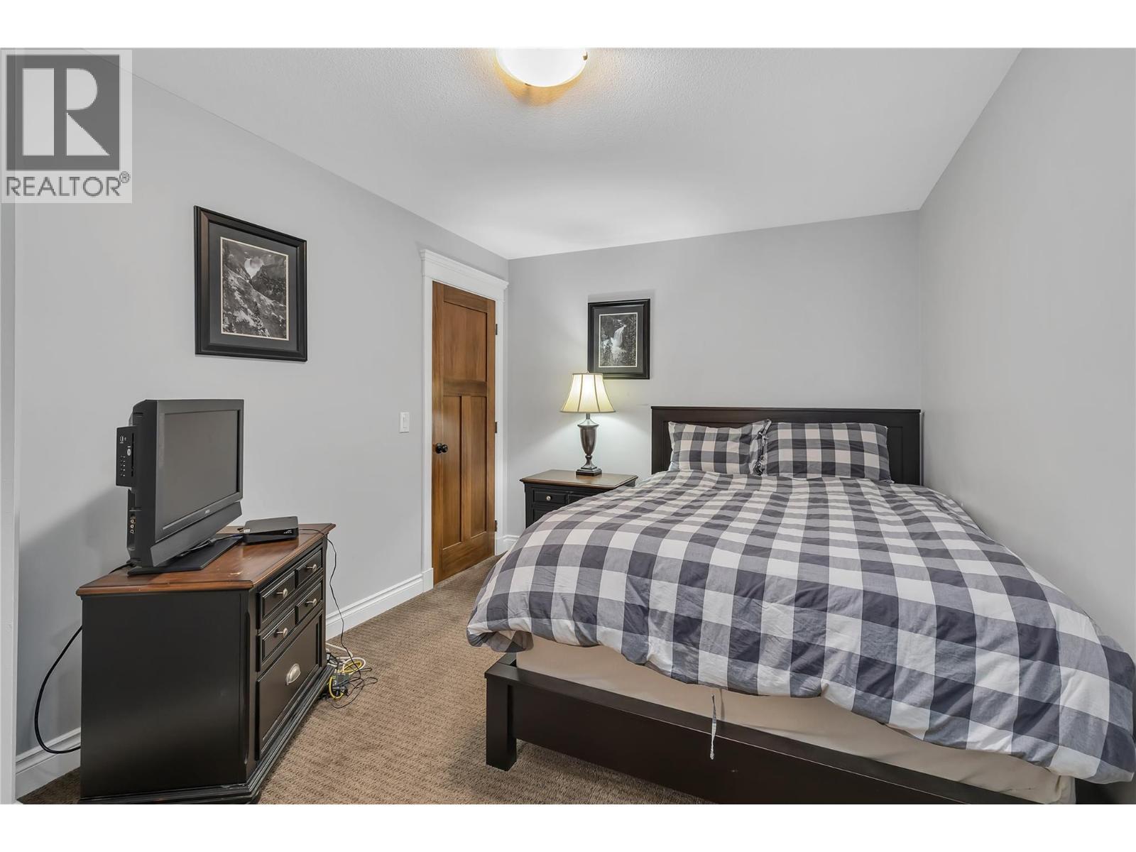 5045 Snowbird Way Unit# 5. Big White, British Columbia