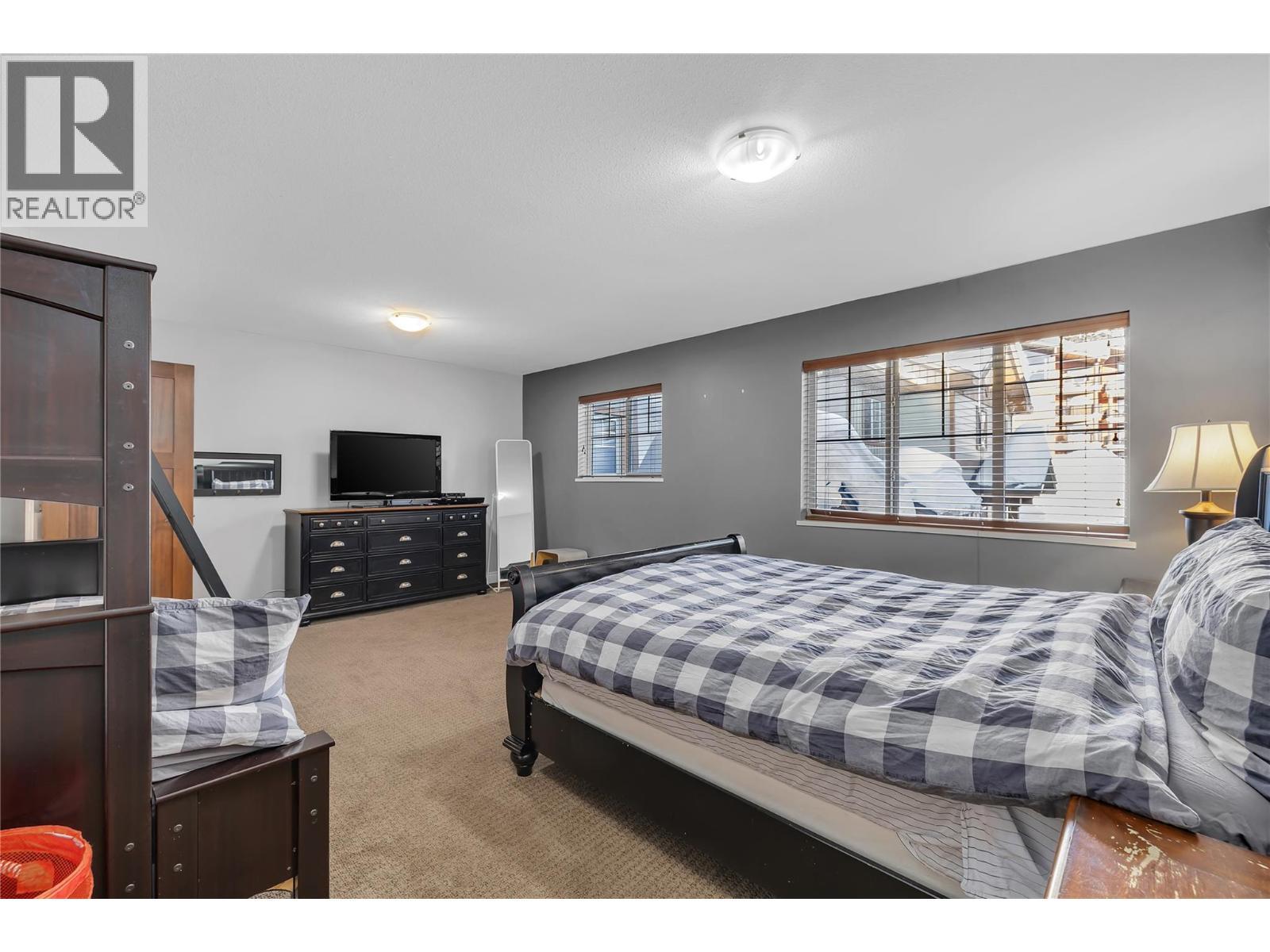 5045 Snowbird Way Unit# 5. Big White, British Columbia