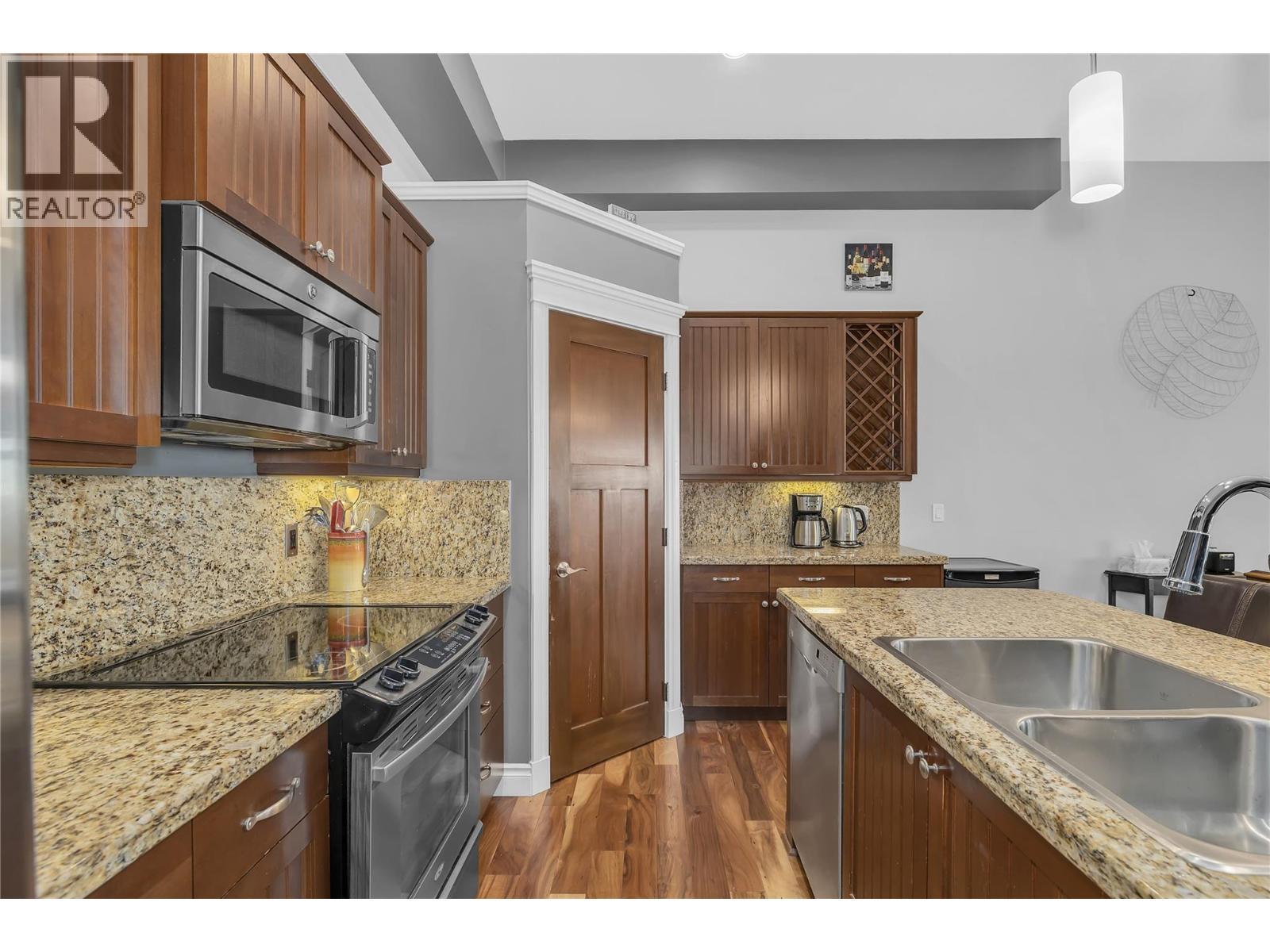 5045 Snowbird Way Unit# 5. Big White, British Columbia