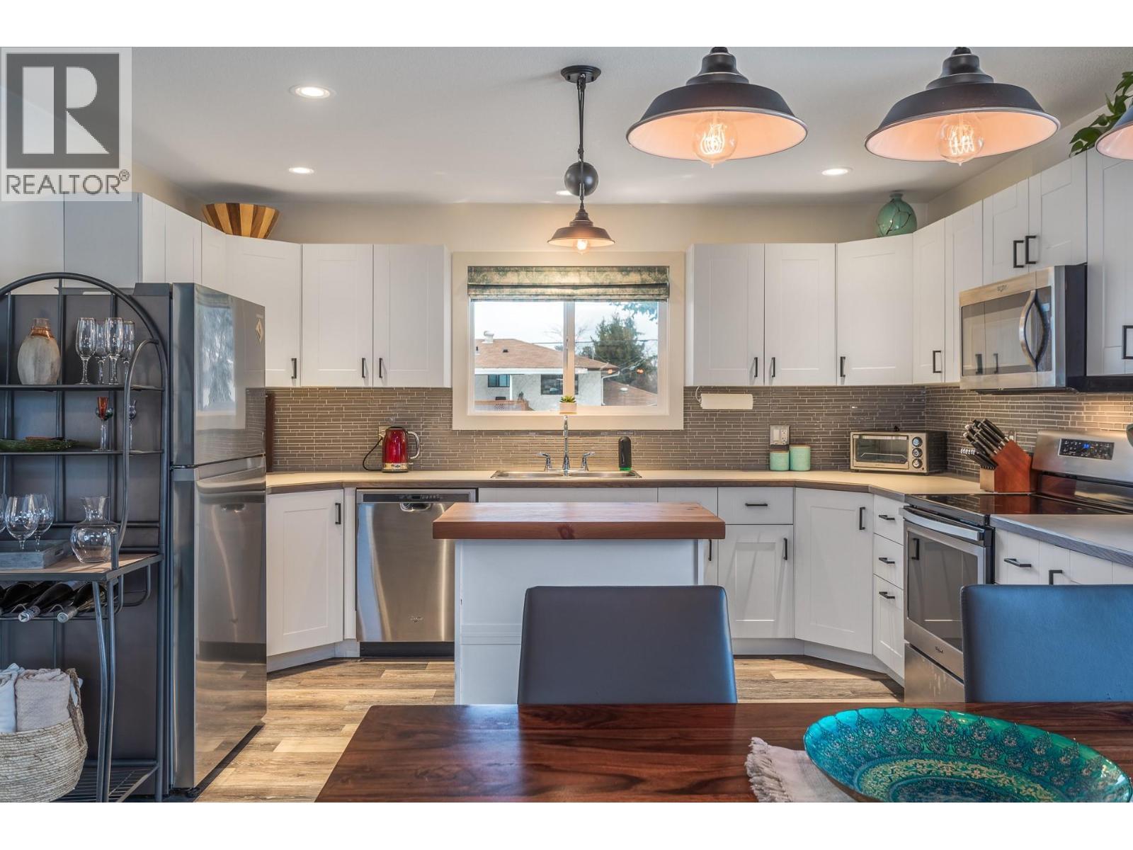 384 Hardie Road. Kelowna, British Columbia