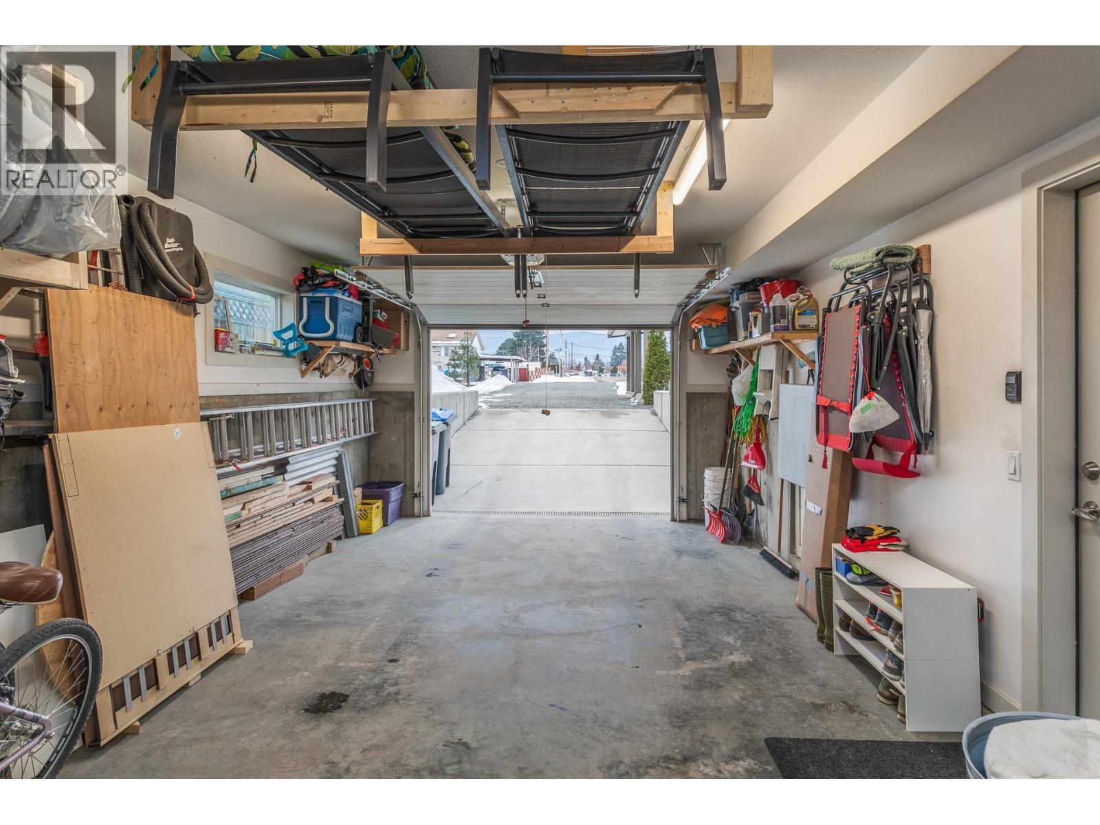 384 Hardie Road. Kelowna, British Columbia