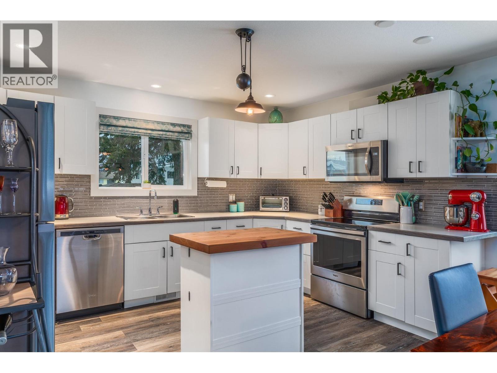 384 Hardie Road. Kelowna, British Columbia