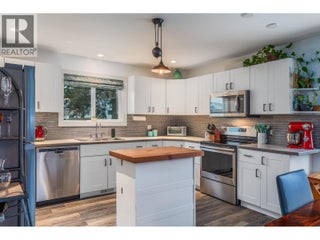 384 Hardie Road. Kelowna, British Columbia