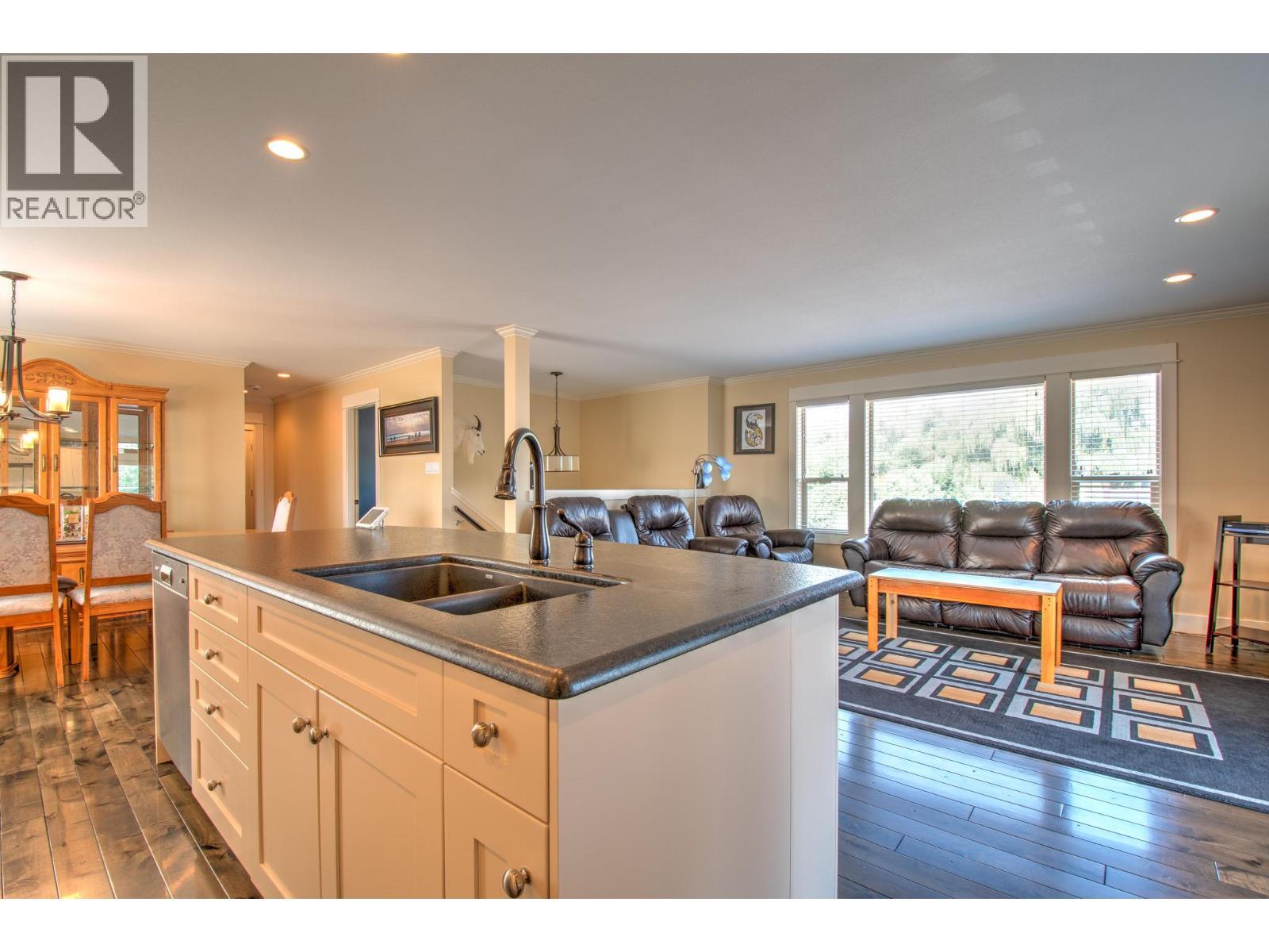 5409 Willow Drive. Vernon, British Columbia