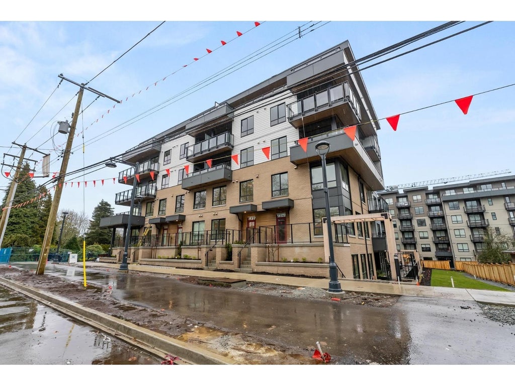 402 13439 94a Avenue, Surrey